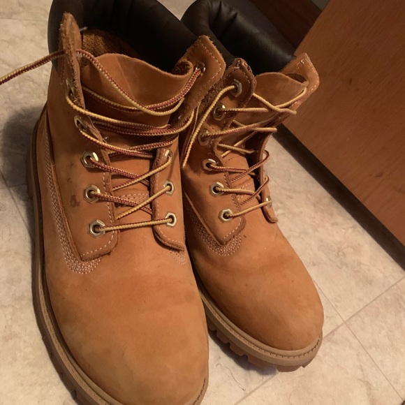 Size 6 Timberland Boots - Picture 7 of 7